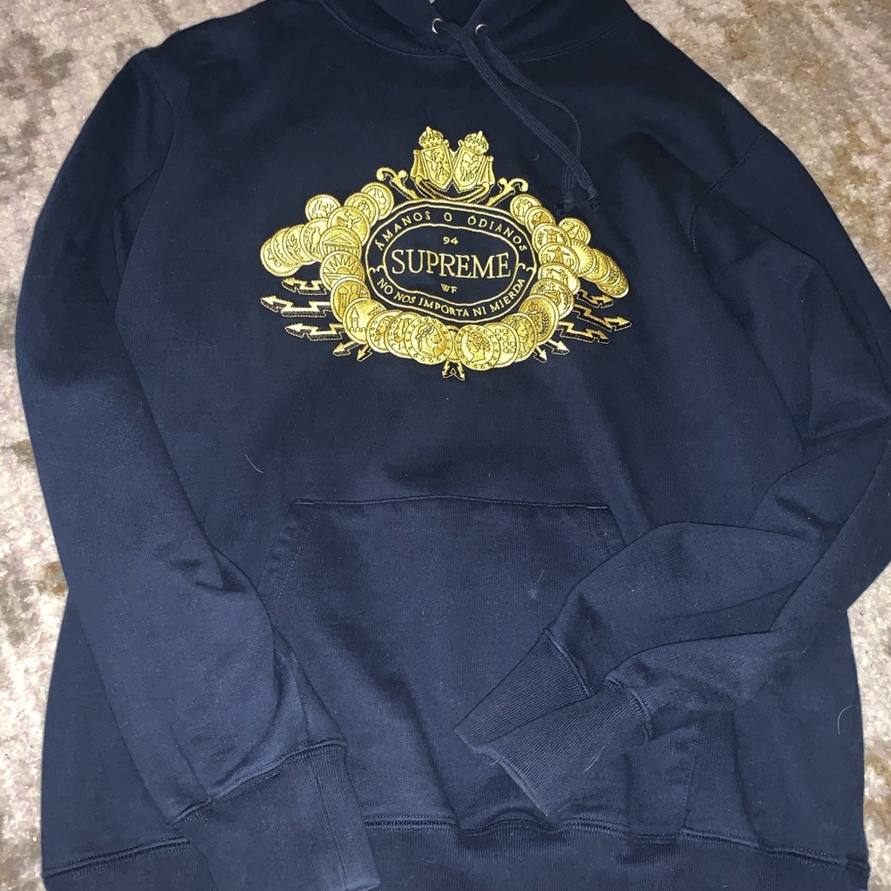 Supreme sweatshirt